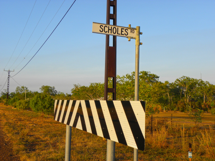 Scholes Road sign